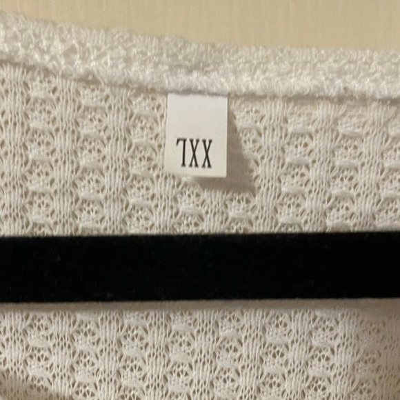 Women’s Blouse NWOT - Picture 8 of 10